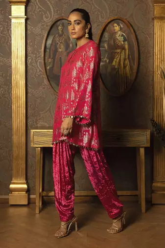 Blush pink jacquard kurta with shaneil salwar