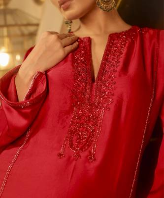 Red embellished kurta with flared pants 2