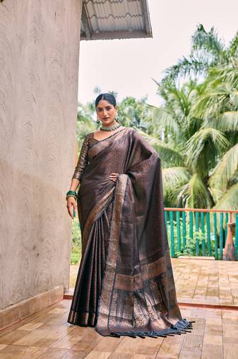 Women's Black Kanjivaram Handloom Zari Woven Traditional Saree with Blouse