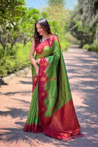 Women's Green Faux Banarasi Silk Zari Woven Traditional Saree with Blouse