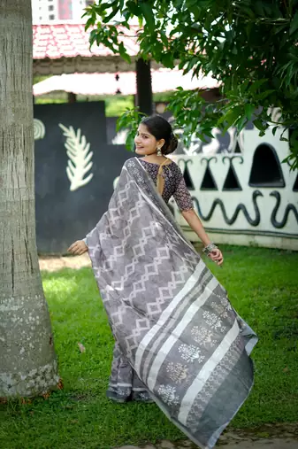 Grey cotton c saree with digital printed