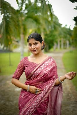 Red cotton c saree with digital printed 3
