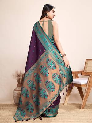 Purple heavy wevon jacquard silk blend saree traditonal looks 2