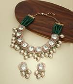 Gold tone kundan polki biege necklace set
