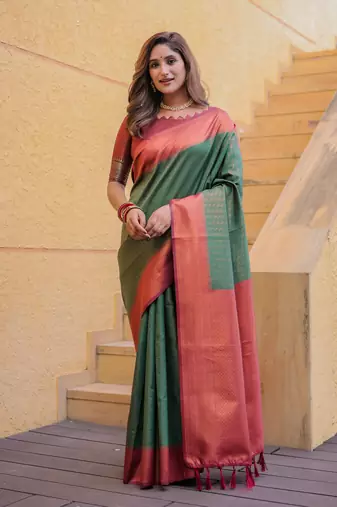 Women's Green Faux Kanjivaram Silk Zari Woven Traditional Saree with Blouse