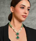 Alluring multi-colour necklace