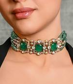 Charismatic beaded choker in green