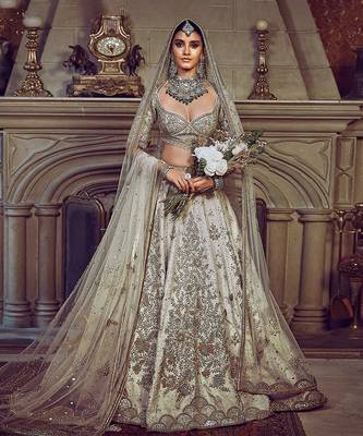 The Aurum Ekru Tree of Life Lehenga 2