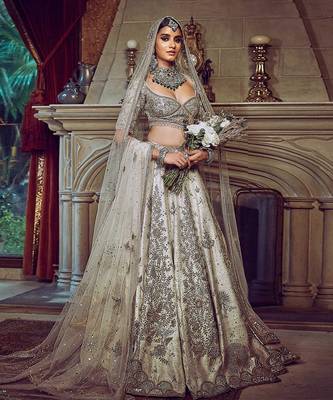 The Aurum Ekru Tree of Life Lehenga 3