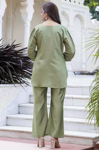 Vredevogel women silk blend ethnic top pant set