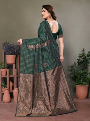 Dark green litchi art silk banarasi silk saree 3