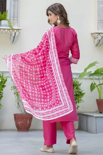 Vredevogel women's silk blend embroidered straight kurta with pants & chanderi print dupatta set