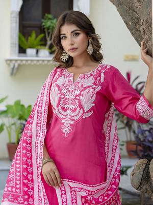 Vredevogel women's silk blend embroidered straight kurta with pants & chanderi print dupatta set 3