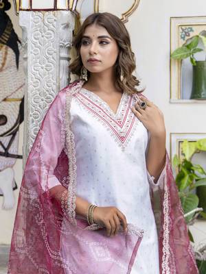 Women's chanderi silk kurta set with dupatta 2