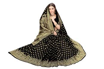 Women's banarasi silk saree with unstitched blouse piece 4