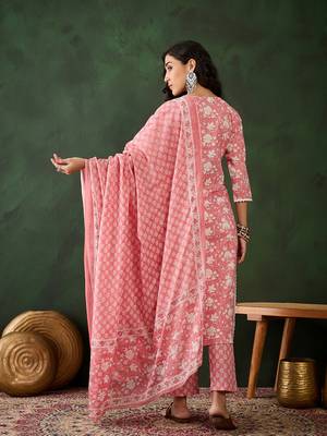 Peach embroidered cotton round neck kurta sets 2