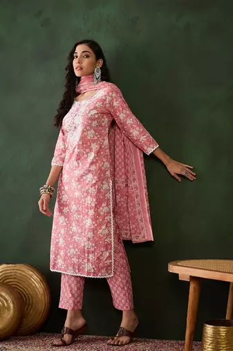 Peach embroidered cotton round neck kurta sets
