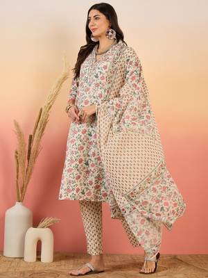 Cream embroidered cotton v neck kurta sets 3