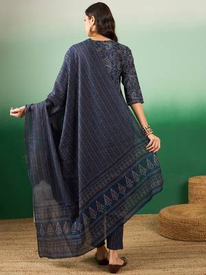 Multicolor embroidered cotton round neck kurta sets 2