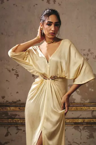 Beige kaftan