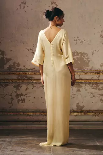 Beige kaftan