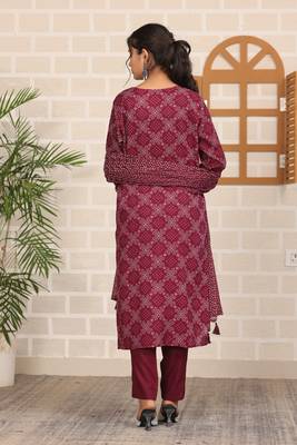 Maroon women printed aline kurta pant with dupatta set 2