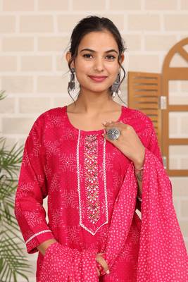 Pink women printed aline kurta pant with dupatta set 4