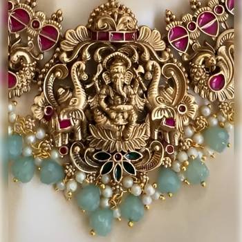 Exquisite ganesha temple jewelry set antique gold-plated necklace and earrings with ruby pink stones & mint green beads 2
