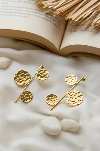 Cirque statement earring