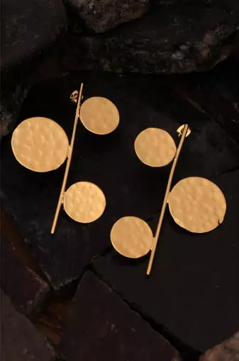 Cirque statement earring