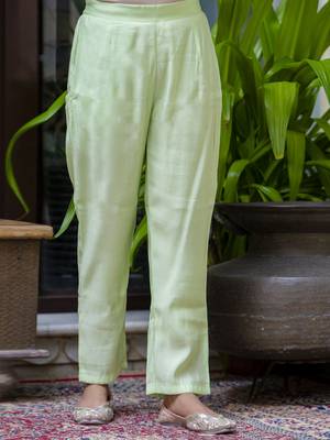 Women's silk blend embroidered kurta pant set with organza embroidery dupatta 4