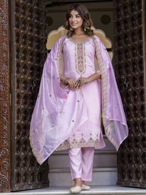 Women's silk blend embroidered kurta pant set with organza embroidery dupatta 1