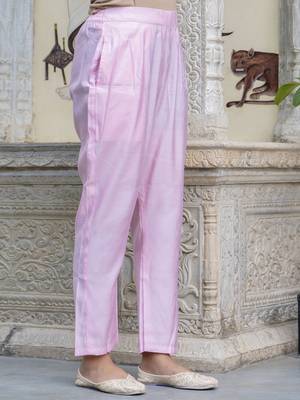 Women's silk blend embroidered kurta pant set with organza embroidery dupatta 4