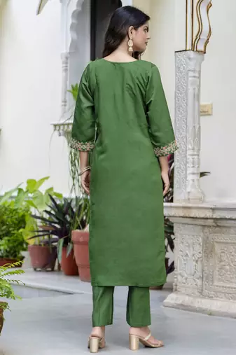 Women's silk blend embroidered kurta pant set with organza dupatta