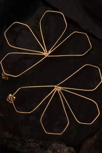 Blossom duo stud earring