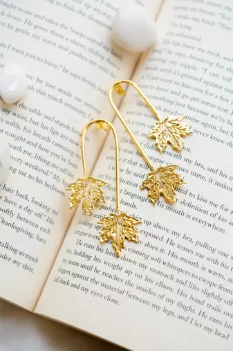 leaf cascade long earring