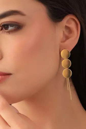 Gold statement earring