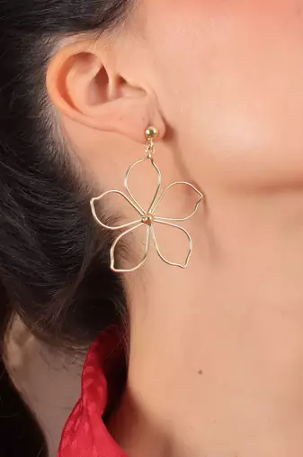Full bloom flower earring