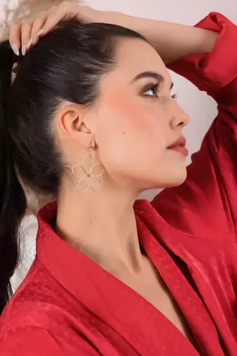 Full bloom flower earring