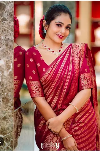 Pink woven jacquard saree with blouse piece