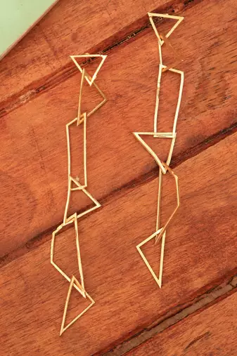 Statement artsy long earring
