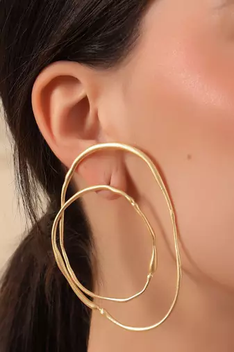 Majaa statement earring