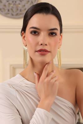Tassle massle statement earring 1