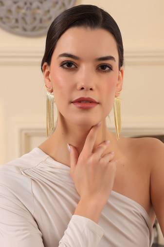 Tassle massle statement earring