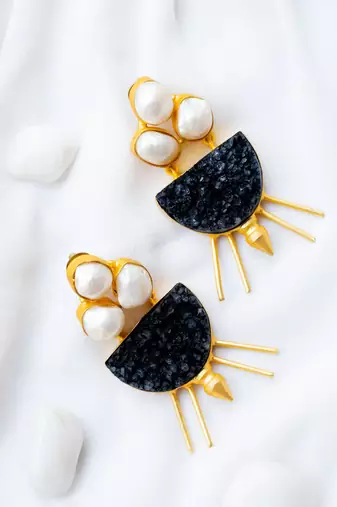 Black druzy pearl monochrome earring