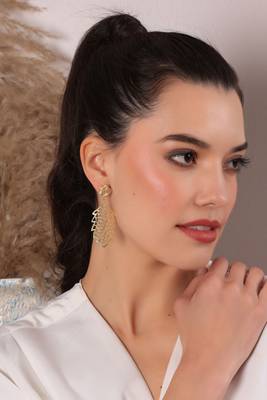 Gold flower jaali earring 3
