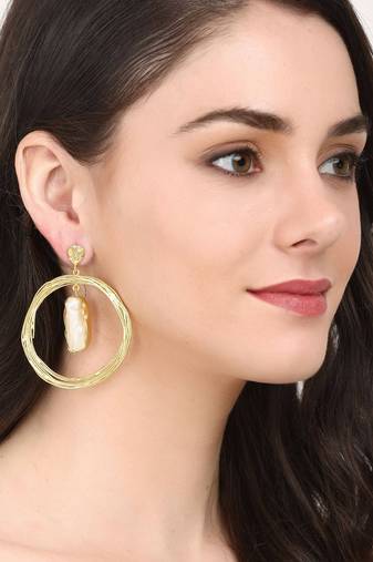 White fresh water pearl casted dangler earrings