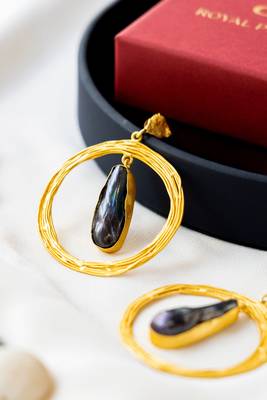 Black fresh water pearl casted dangler earrings 2