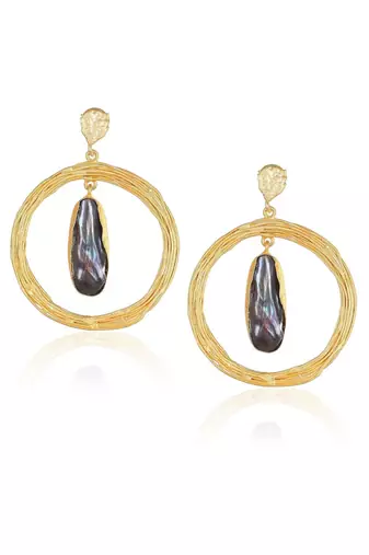 Black fresh water pearl casted dangler earrings