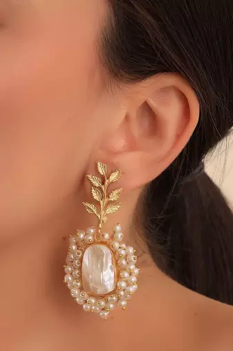 Enchanting leaf pearl drop earrings